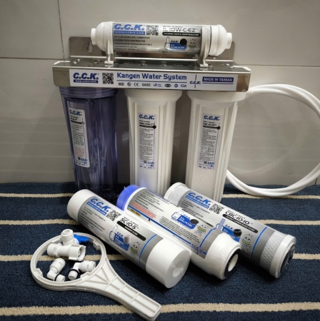 Bộ lọc đầu nguồn 4 ấp C.C.K cấp cho máy lọc nước điện giải Ion kiềm.